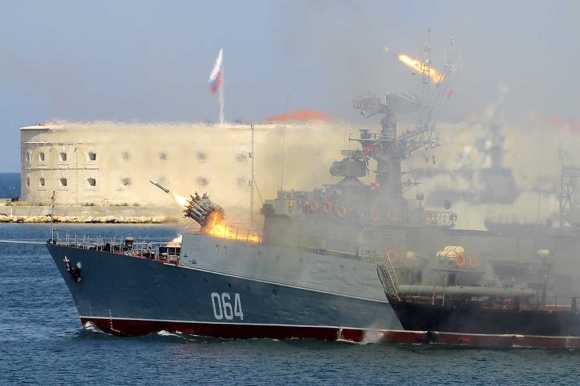 В Севастополе состоялся Парад кораблей и Военно-спортивный праздник в честь Дня Военно-Морского Флота России