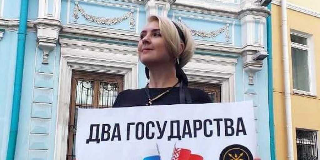 «ОМОН! Сильнее дави майданную мразь» – фанаты Лукашенко собрались в Москве