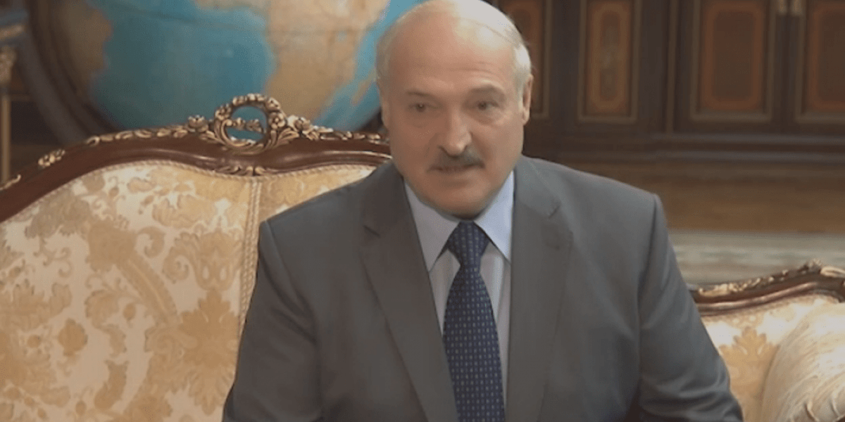 Уволенные послы. Лукашенко 2022. Лукашенко соцсети. Лукашенко уволил дипломатов. Санкции против Лукашенко.