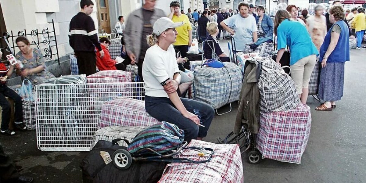 Сейчас очень выгодно на Украине перевозить людей и грузы в Европу и обратно,везут всё