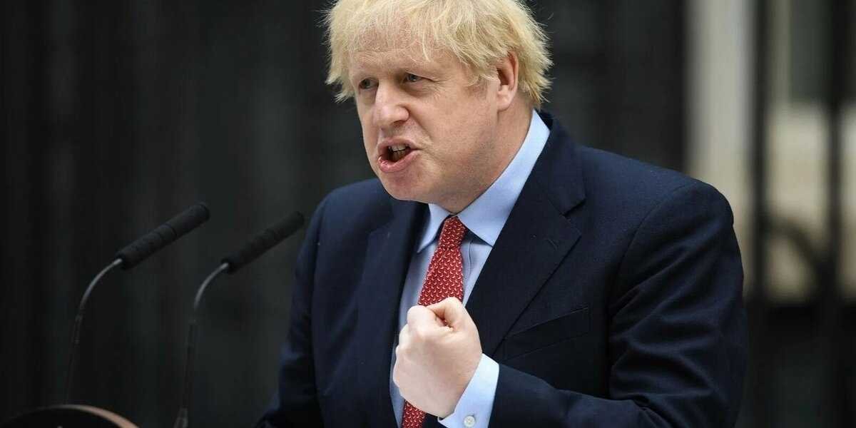 Литва устроила транспортную блокаду Калининграда,чтоб отвлечь российские войска и тогда  поляки вошли бы на Западную Украину