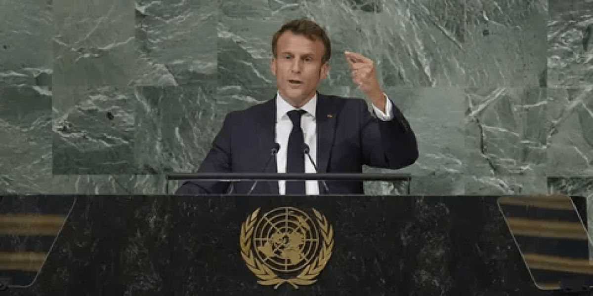 Макрона подняли на смех после слов о России даже американцы