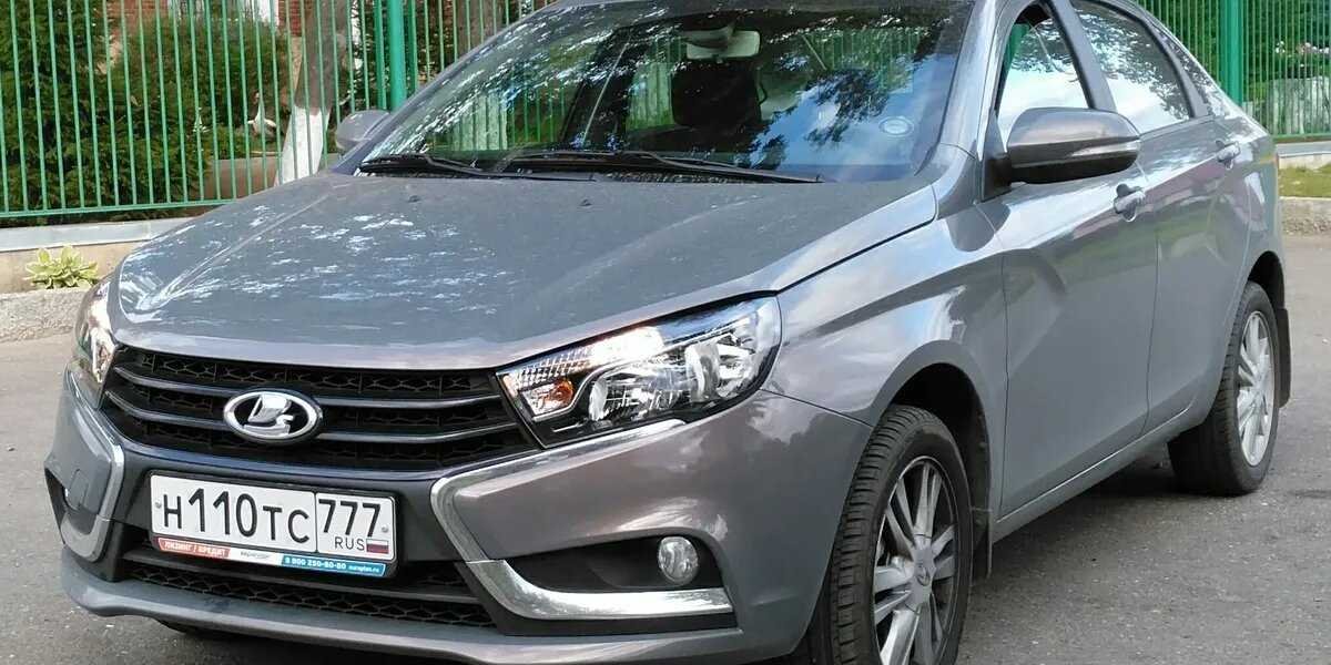 День автомобилиста отмечается 30 октября: сколько водителей и машин в РФ, 12 правил умного водителя на дороге, какие авто обожают россияне