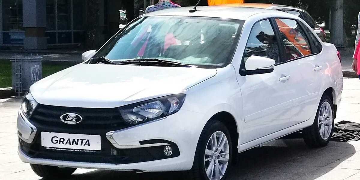 День автомобилиста отмечается 30 октября: сколько водителей и машин в РФ, 12 правил умного водителя на дороге, какие авто обожают россияне