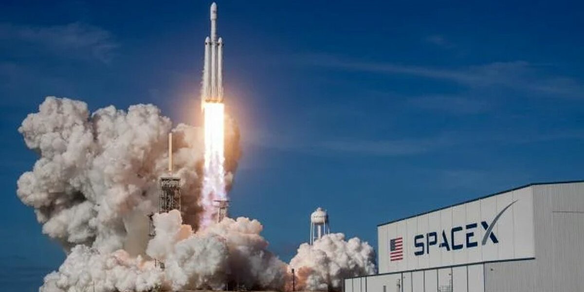 Илон Маск и США: очевидный конфликт суперкорпораций и государства