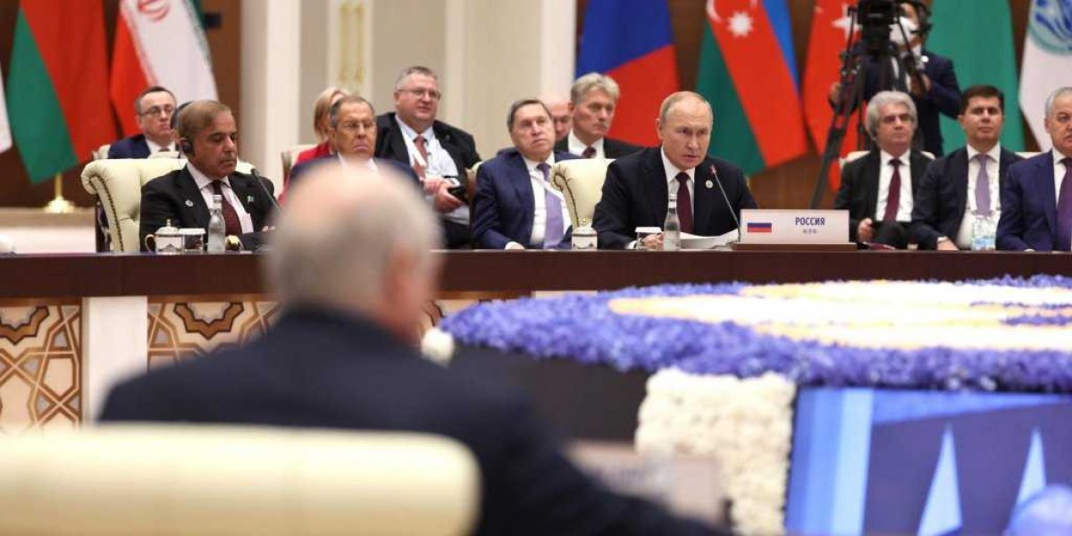 Лавирующая Азия: Иран вступает в ШОС и укрупняет оппозицию НАТО