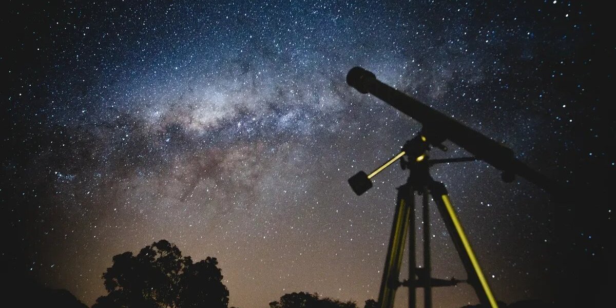 Когда на «зеленую комету» можно полюбоваться тем, кто пропустил астрономическое явление 2023 года: рядом с какой планетой искать C/2022 E3