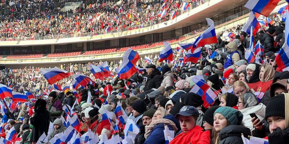 Реакция иностранцев на концерт, посвященный Дню защитника Отечества в Москве