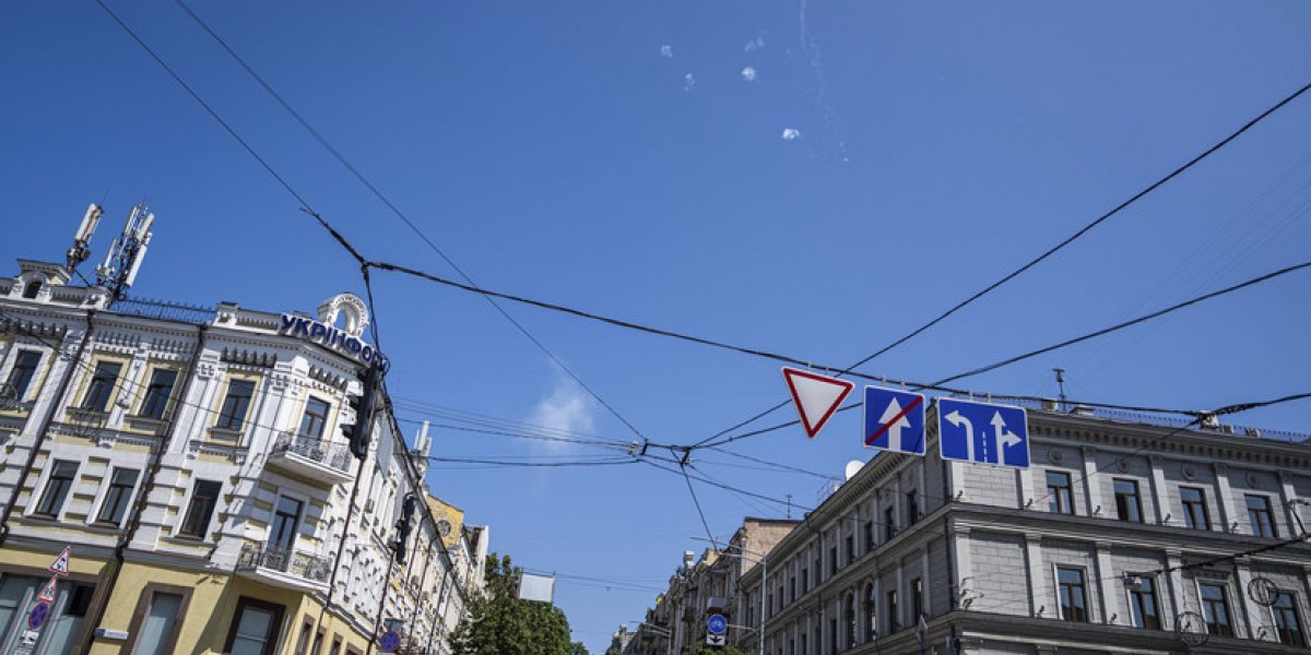 По Киеву ударили сверхзвуковыми баллистическими ракетами &mdash; сообщили военкоры, Кличко сообщил в каких районах взрывы