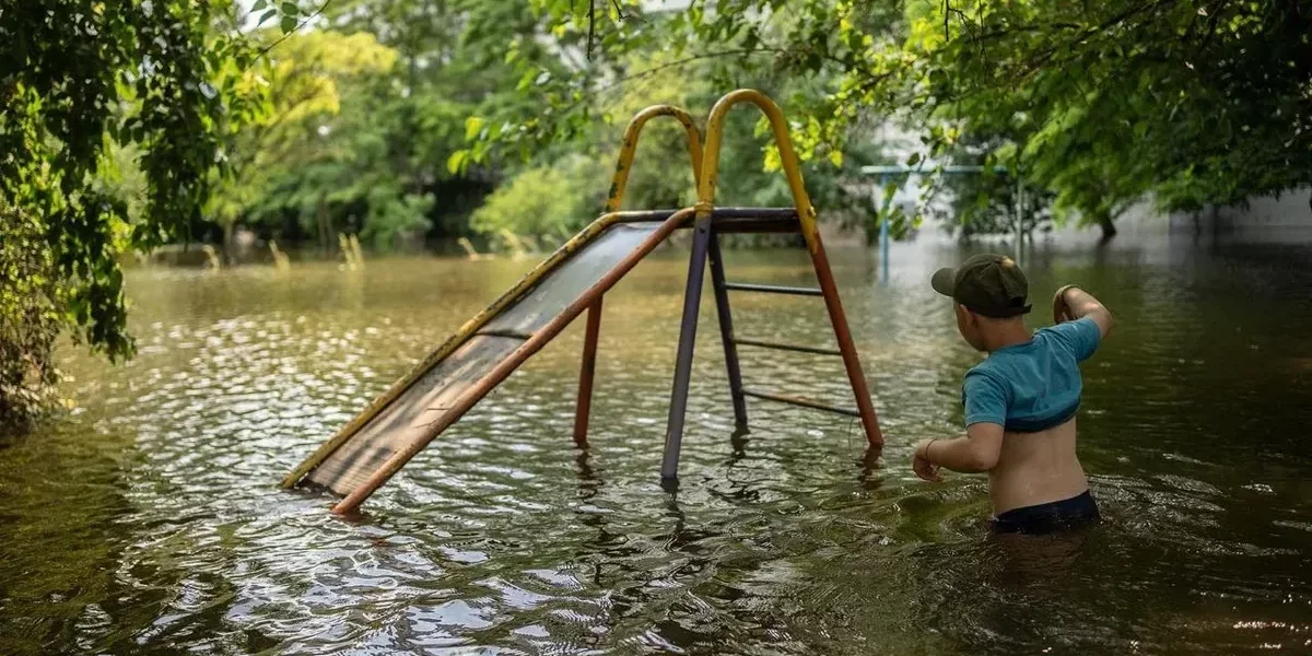 Кто взорвал Каховскую ГЭС: кто ответит за подрыв и как выглядят разрушения на фото &ndash; хроника и масштабы трагедии