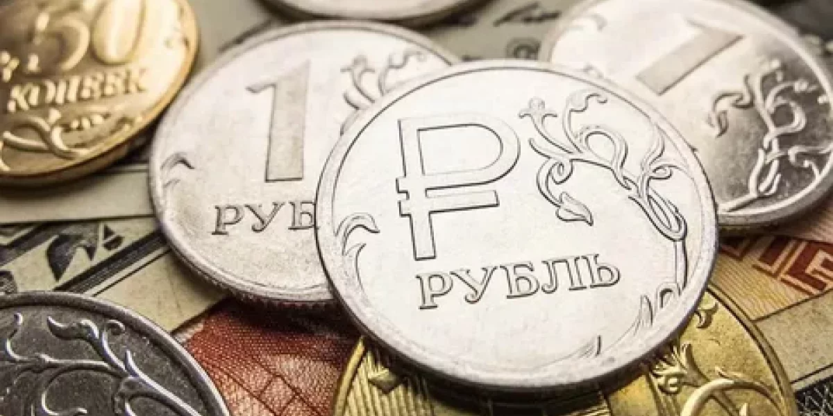 Официальный курс доллара на 15.06.2023: рубль продолжает падение, в ближайшие дни доллар будет варьироваться на отметке 82-85 рублей, как будет вести себя доллар — мнения и прогнозы аналитков