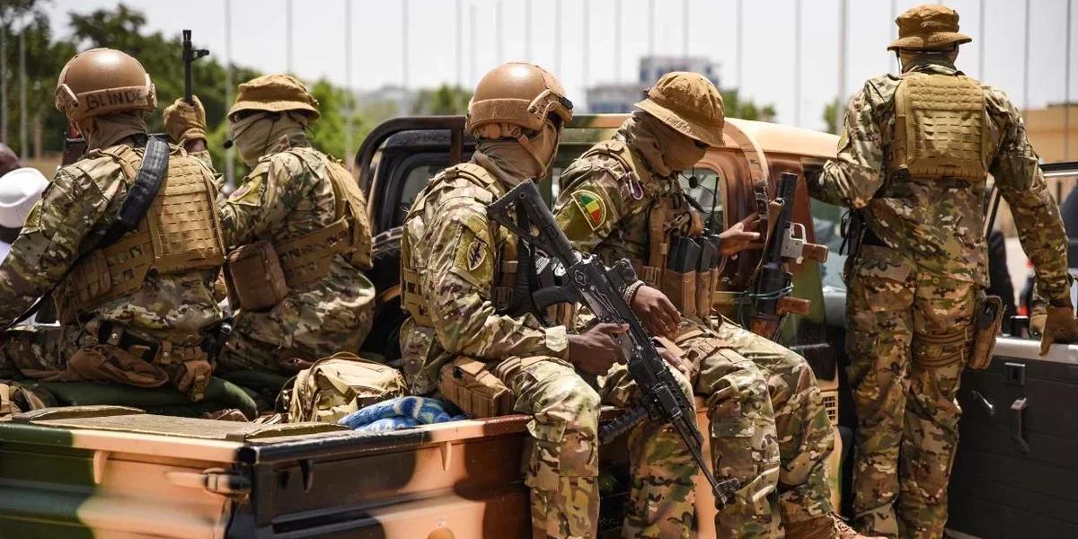 Тем временем, группа Вагнера ведет бой в Мали. Ситуация в Африке обостряется