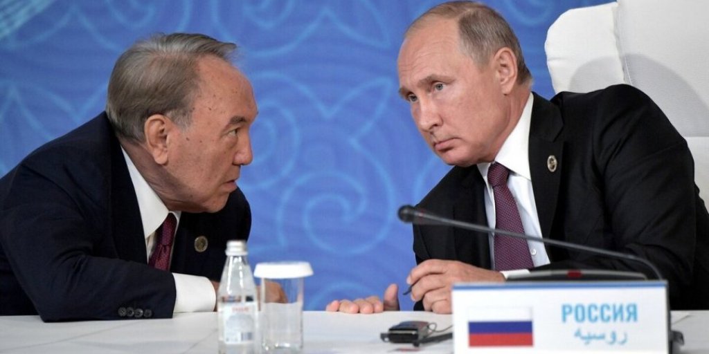 Из Казахстана приехал посланник, который предложил Путину сдаться