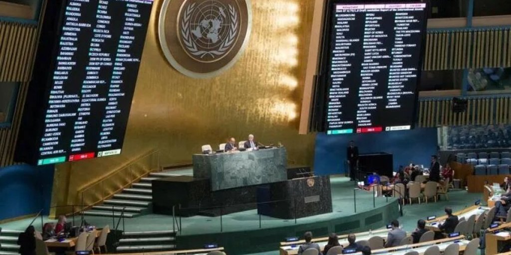 Макрон дерзнувший нахамить и поставить ультиматум Путину, уже пожалел о своих словах. Вся Европа покатывается со смеху