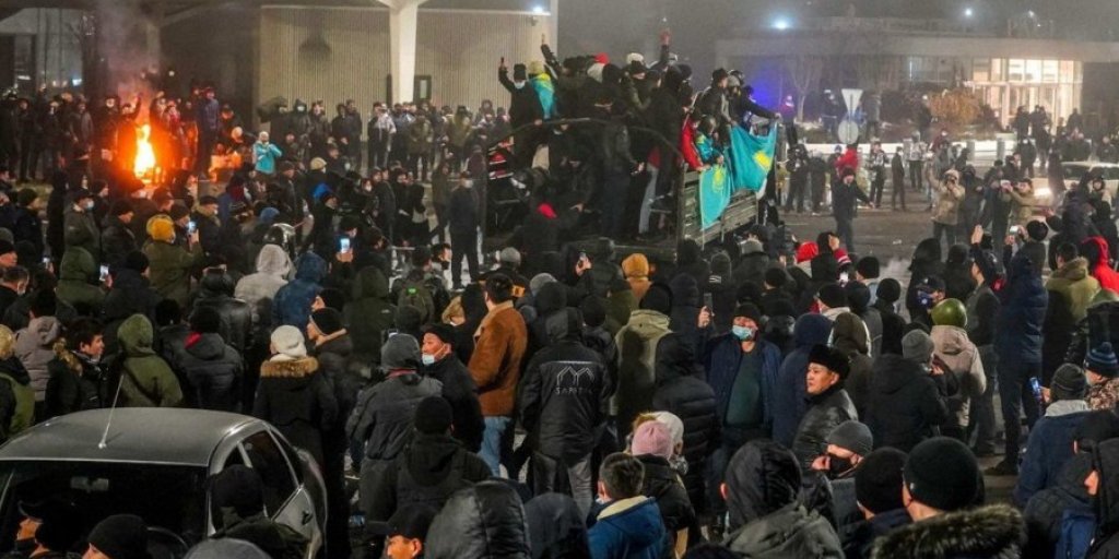 Пора наконец Путину поставить Токаева на место