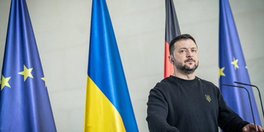 Уже на низком старте: Стало известно, куда может сбежать Зеленский