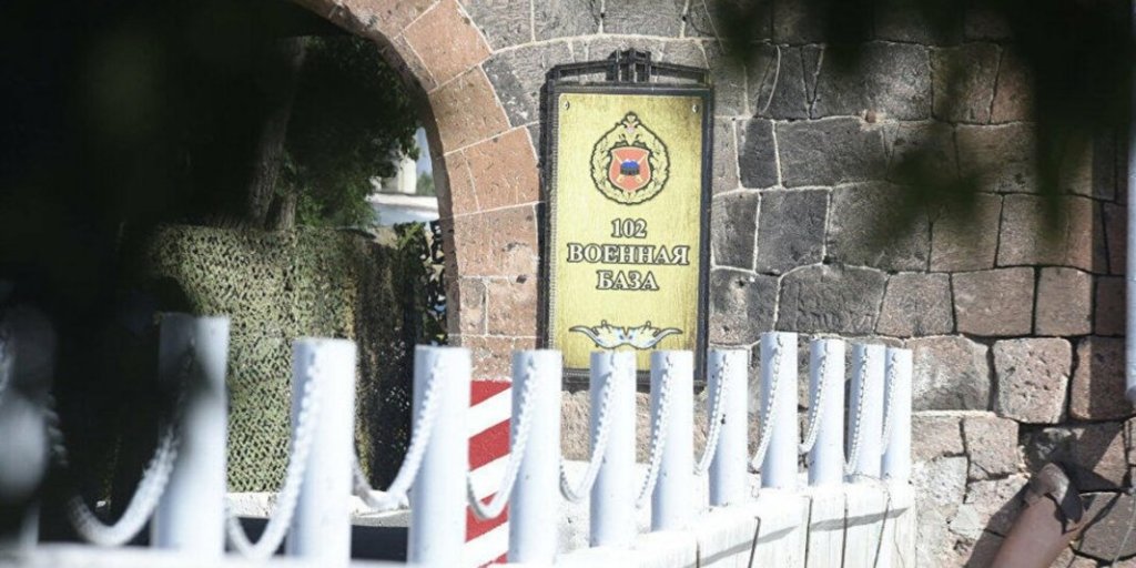 Пашинян идет в ва-банк и ставит крест на отношениях с Россией. Чем опасен для Кремля приезд бывшего комика в Ереван