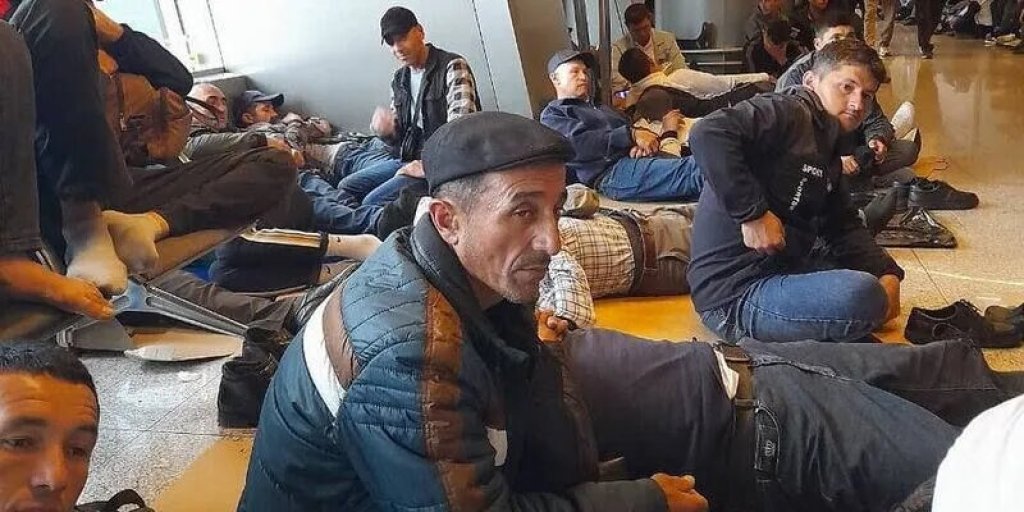 В Таджикистан возвращаются десятки тысяч голодных мигрантов. В России уже звучат призывы вернуть их обратно