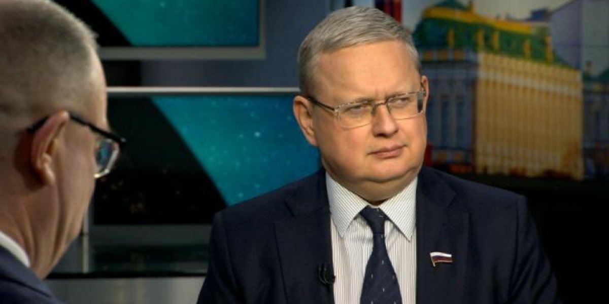 Простые люди отдают зарплаты фронту, а в закромах бюджета лежат триллионы. Делягин задал вопрос Силуанову. Ответ обескуражил