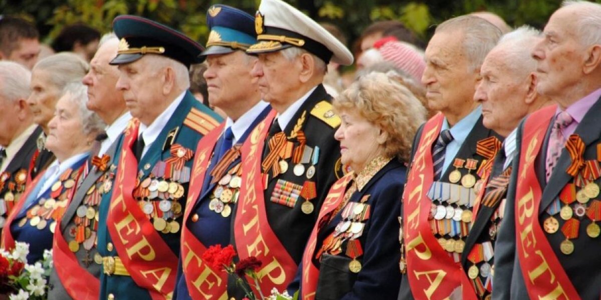 &laquo;Он ноль&raquo;. Михалков дал мрачный прогноз России: &laquo;Пора браться за &laquo;оружие&raquo;