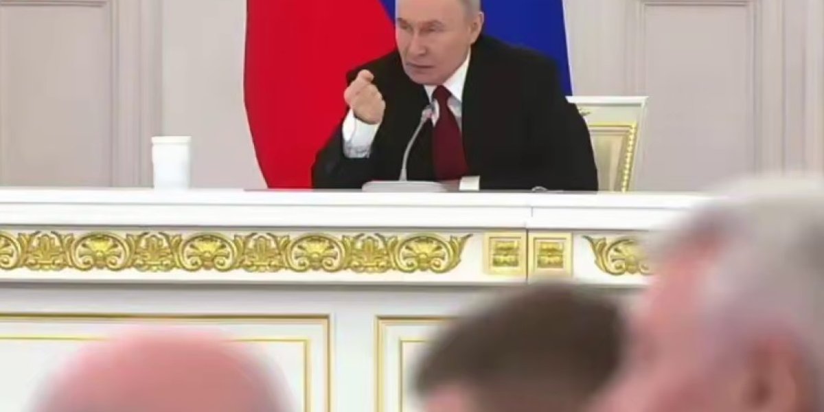 Путин посмотрел на губернаторов и показал кулак: &laquo;Всё!&raquo;